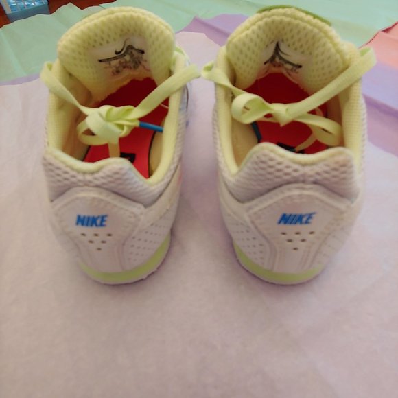 Nike Cheer Unite White-Matte Silver Shoe - Picture 4 of 10